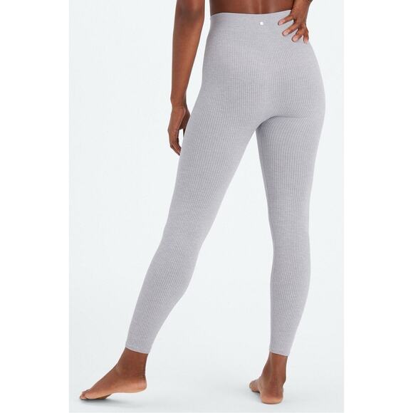 Fabletics Sz XS Gray Cable Knit 7/8 Legging - Picture 2 of 10